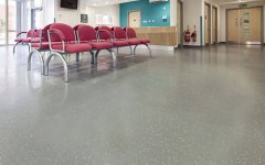 橡膠地板與亞麻地板的對比區別